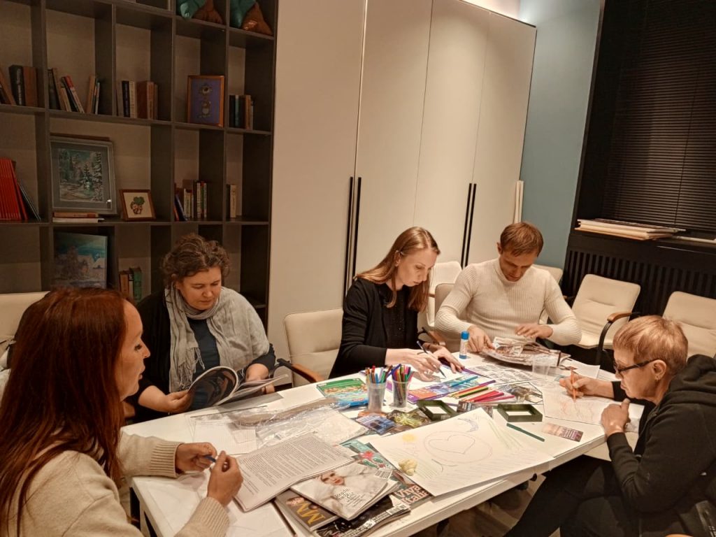 Прошла группа в формате упражнение: "Карта моего внутреннего мира спокойствия"